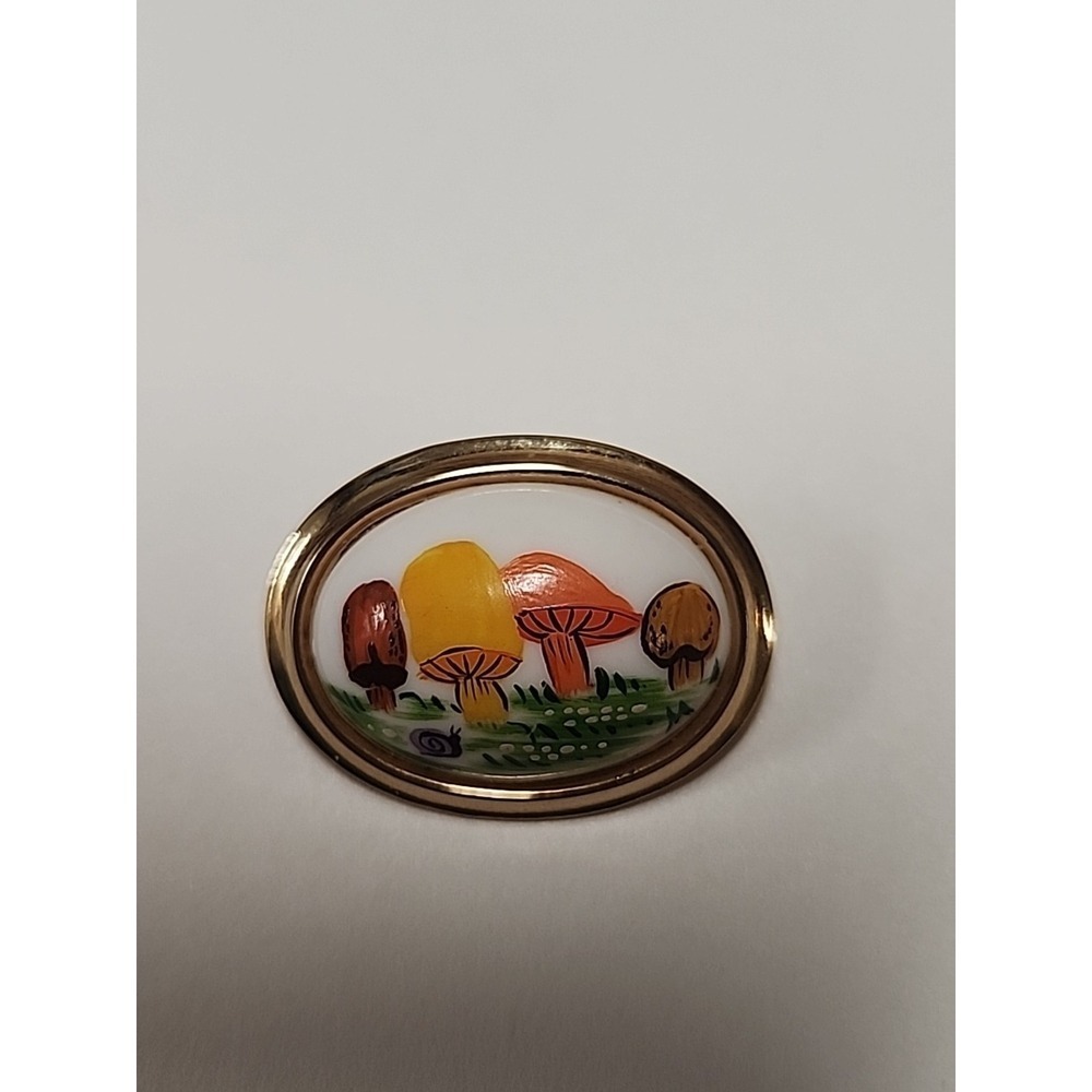 Vintage 80s Mushroom Brooch Pin